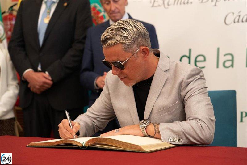 El equipo de Alejandro Sanz desmiente haber sido declarado en rebeldía o con obligación judicial de pagar deudas.
