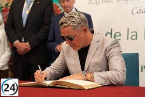 El equipo de Alejandro Sanz desmiente haber sido declarado en rebeldía o con obligación judicial de pagar deudas.
