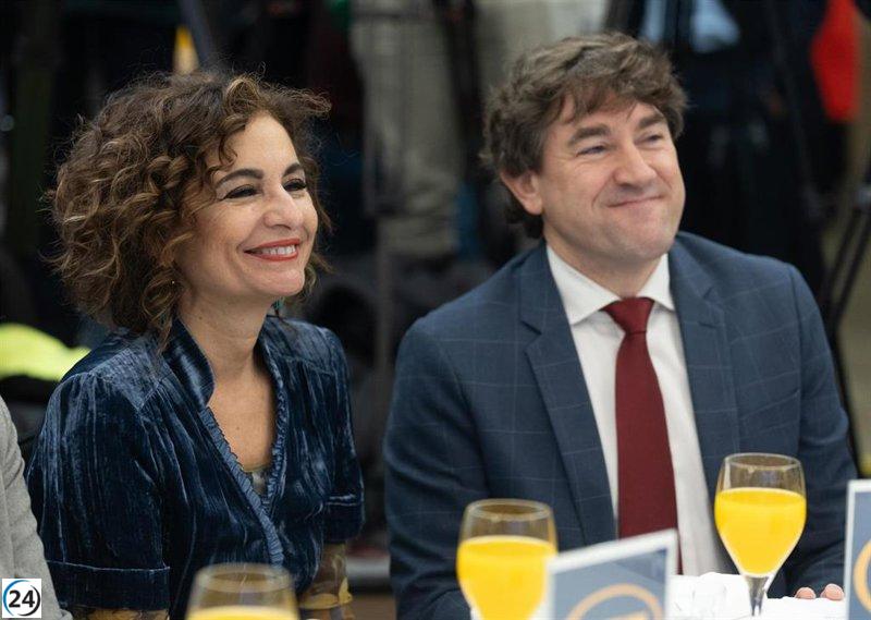 Montero advierte sobre la aparición de un