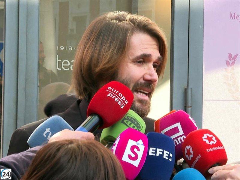 Manuel Velasco, profundamente afectado por la trágica pérdida de su querida madre, Concha Velasco.