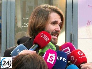 Manuel Velasco, profundamente afectado por la trágica pérdida de su querida madre, Concha Velasco.