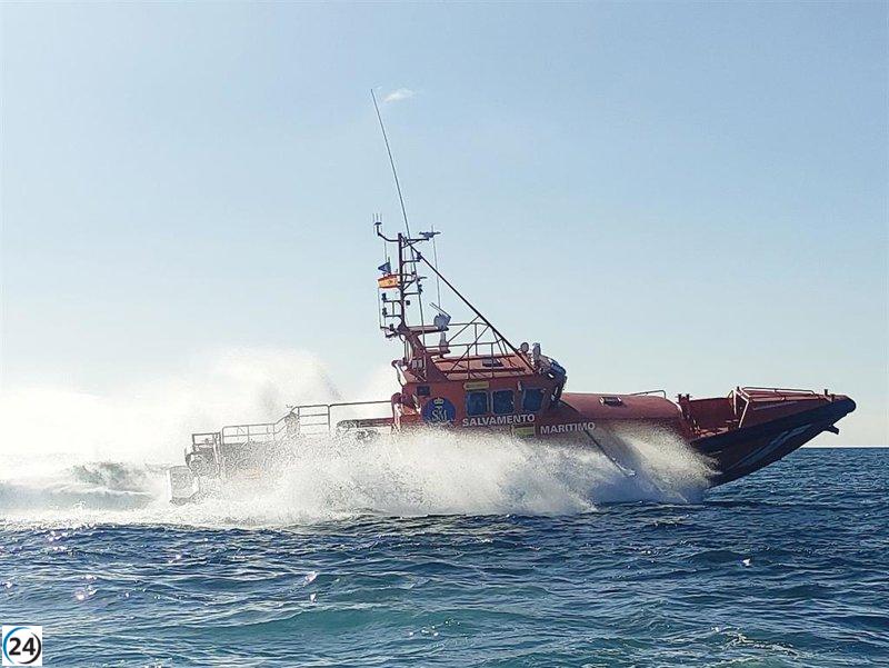Salvamento Marítimo resguarda recientemente una embarcación con 52 migrantes cerca de Gran Canaria