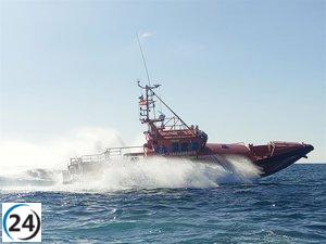 Salvamento Marítimo resguarda recientemente una embarcación con 52 migrantes cerca de Gran Canaria