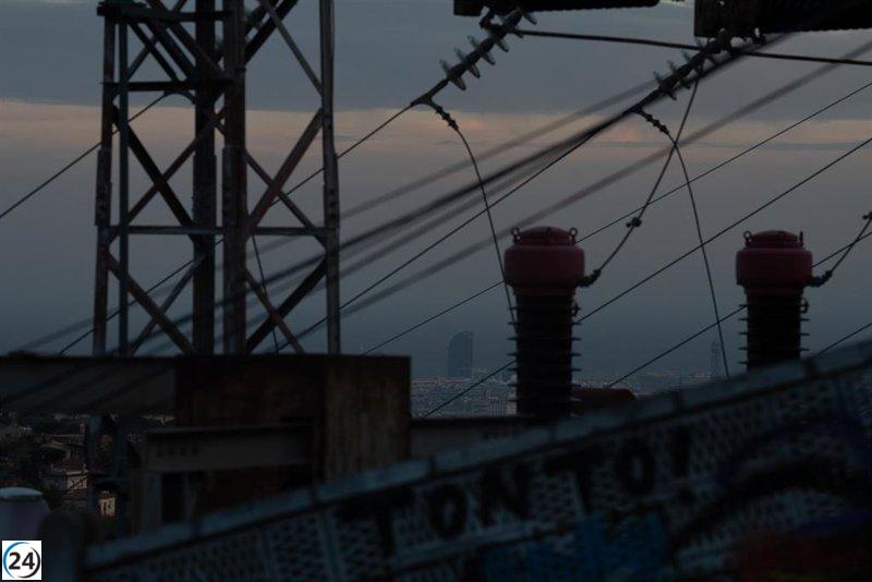 La tarifa eléctrica disminuye un 3,3% el próximo lunes, alcanzando los 77,24 euros/MWh.