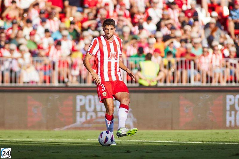 El Barbastro socava a la moral del Almería mientras el Rayo Vallecano evita la prórroga en Yecla.