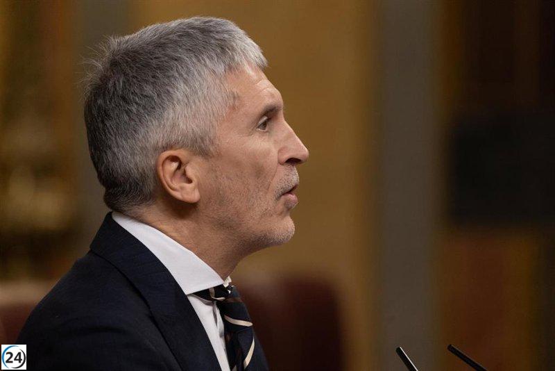 El ministro Marlaska propone incrementar en cerca de 2.000 lugares la capacidad de acogida a migrantes en Canarias.