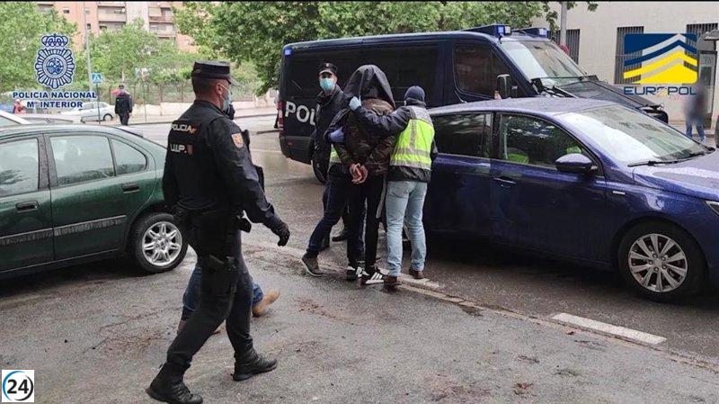 Experto policial en financiación yihadista urge mejorar acceso remoto a teléfonos y bases europeas, según un informe.