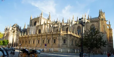 La Catedral de Sevilla y su impresionante Giralda